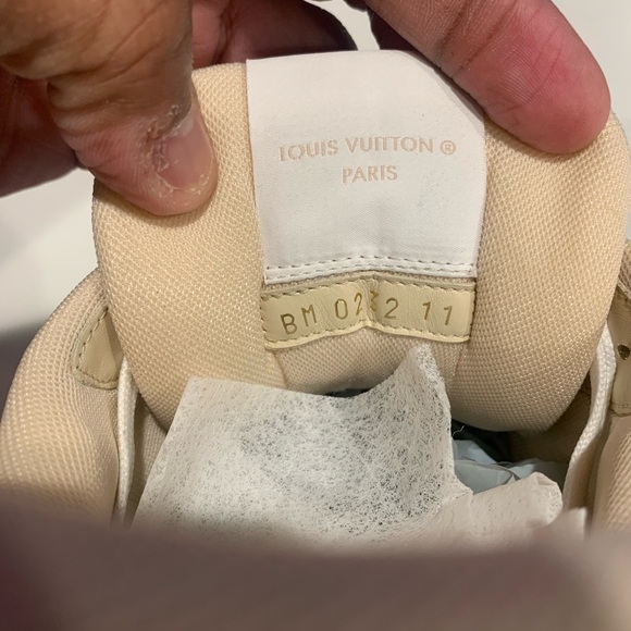Louis Vuitton lv trainer tan monogram sneakers sz 11 LV us 12 strap - Picture 8 of 11